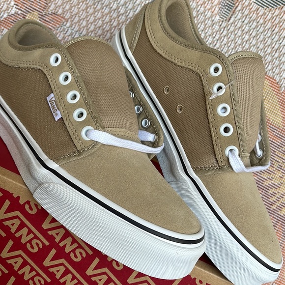 Vans WMNS Chukka Low
Incense/White
VN0A5HEX3BW
Sneakers - Picture 8 of 16